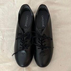 New with partial box Capezio Tic Tap tap shoes kids size 4.5